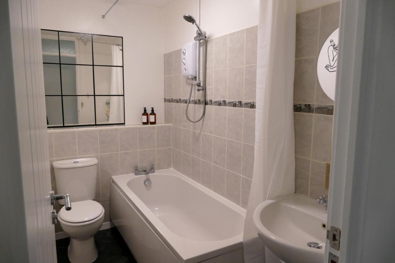 Home In Longwell Green Warmley ภายนอก รูปภาพ