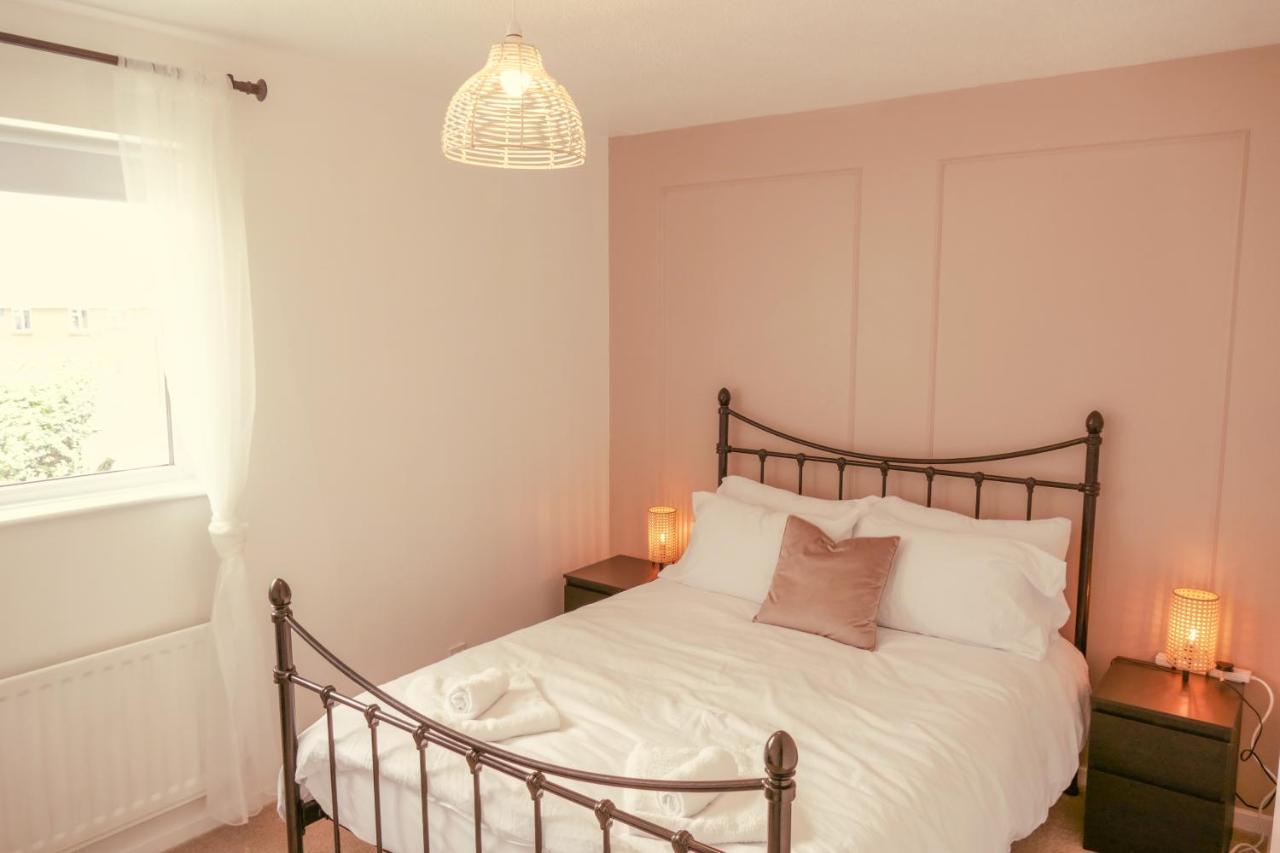 Home In Longwell Green Warmley ภายนอก รูปภาพ